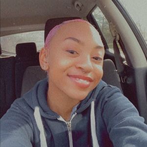 Meet your Posher, Camille